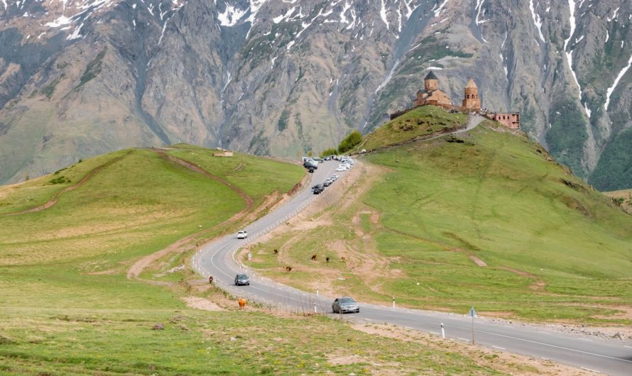 Военно-Грузинская дорога – самый популярный маршрут из Тбилиси
