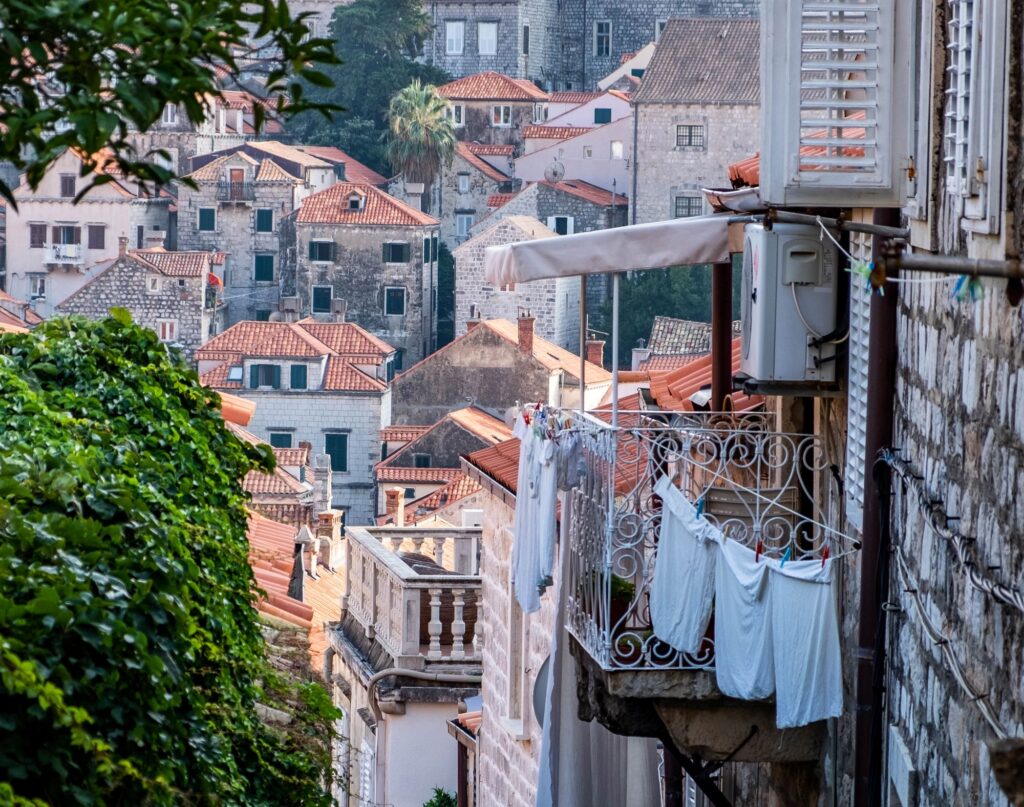 "Dubrovnik, <img loading=