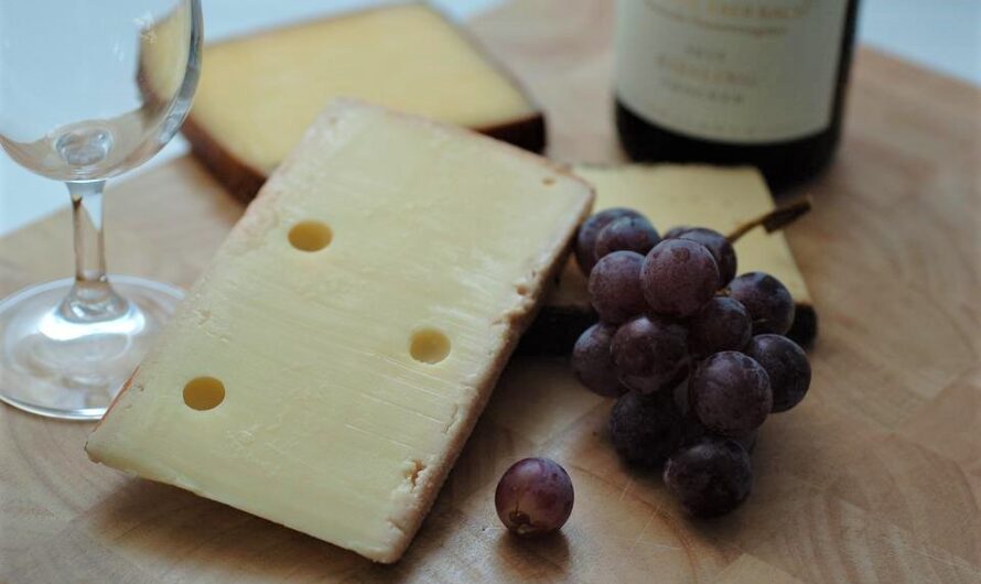 Гастротуризм в Україні – де скуштувати сир, мед, устриці та вино