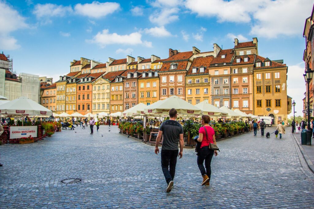 "Warsaw" <img decoding=