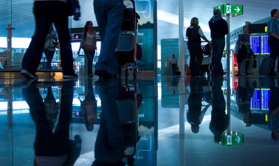 Аеропорти скасовують правила 100 мл рідини завдяки новим 3D-сканерам