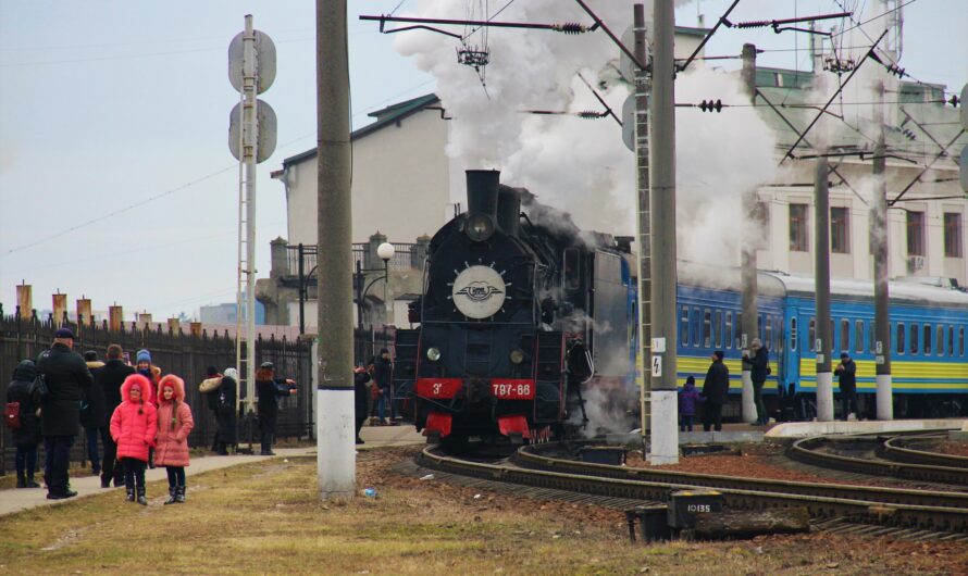 Казковий ретро-поїзд у Львові