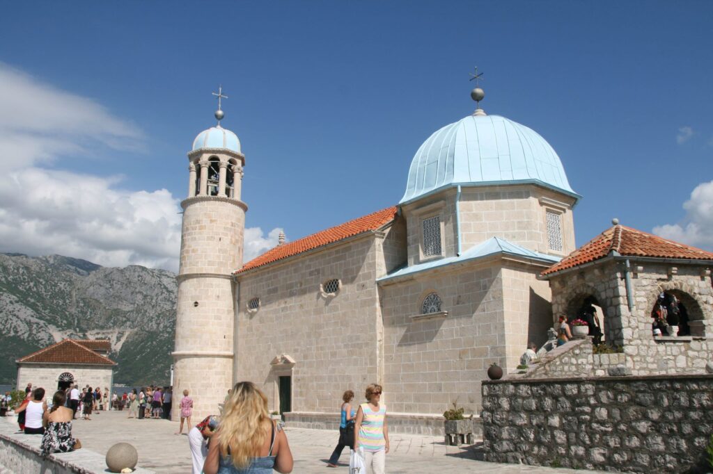 <img class="pull-center" title="Perast" src="https://www.journeys6senses.com/wp-content/uploads/2023/01/IMG_0331-1024x682.jpg" alt="Route through Boka Kotor Bay">