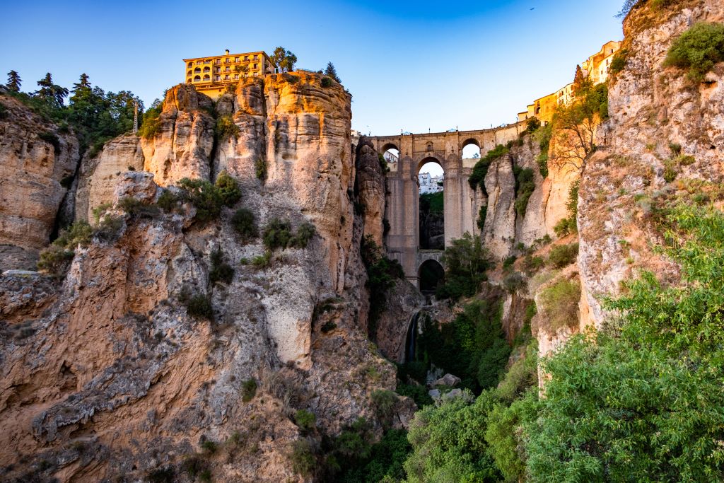 "Ронда, <img loading=