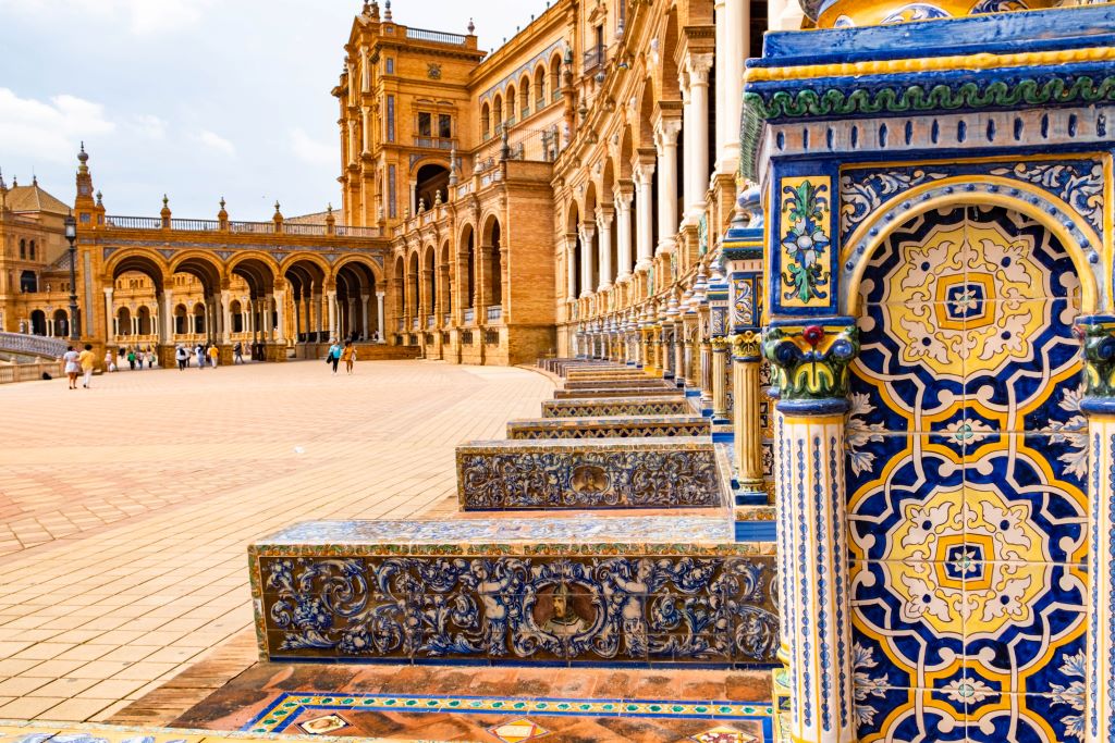 "Севілья <img loading=