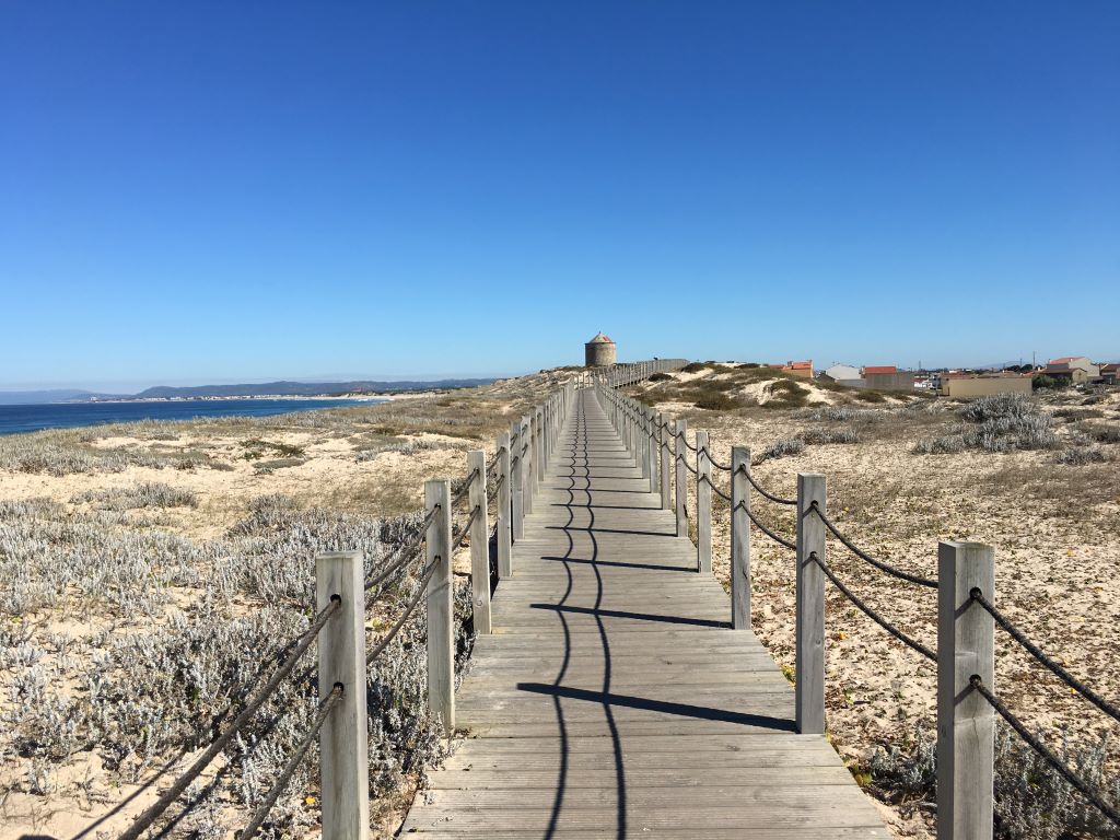 "Португалія" <img loading=