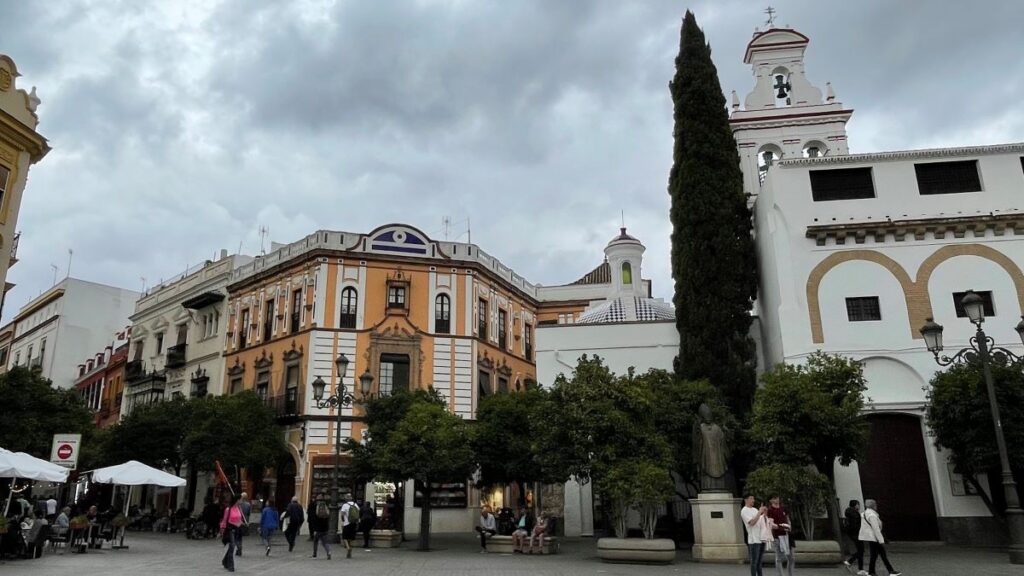 "Севілья <img loading=