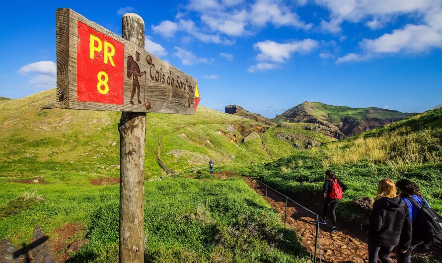 10 warm routes for a winter hiking trip