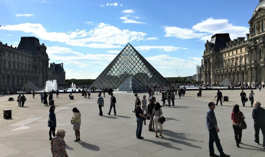Tickets to the Louvre will become more expensive