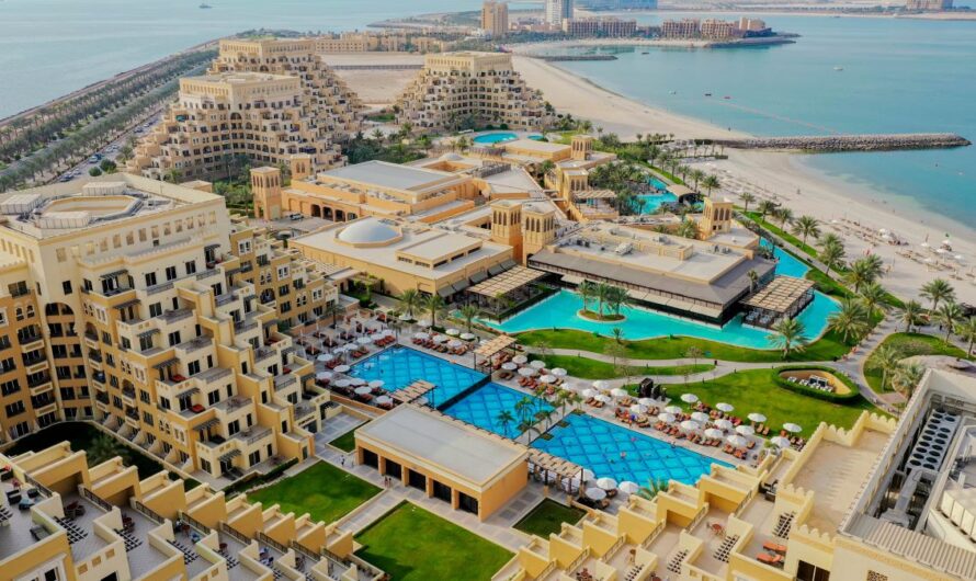 Emirates – where to rest near the sea, but not in Dubai