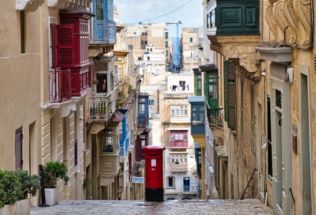 "Valletta, <img loading=
