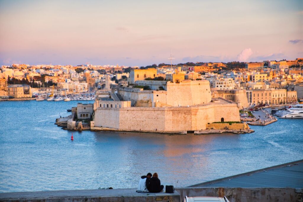 "Валетта, <img loading=