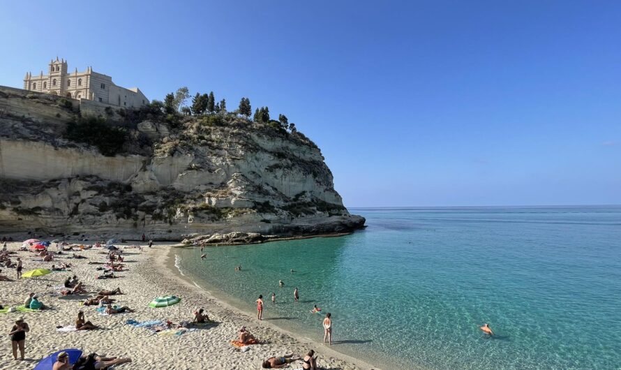Beaches of Tropea – cheap vacation in Italy