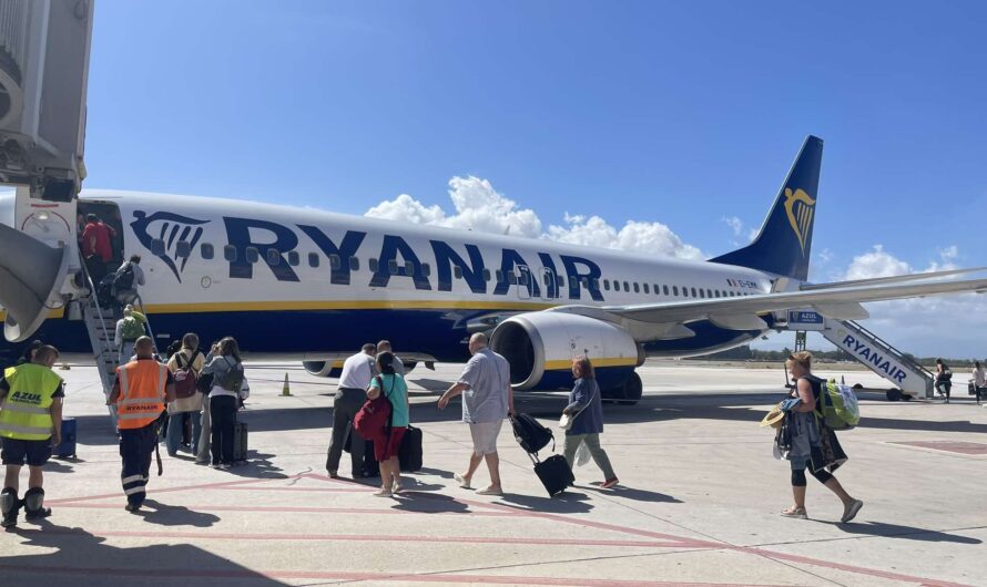 EU to ban airlines from charging extra for hand luggage