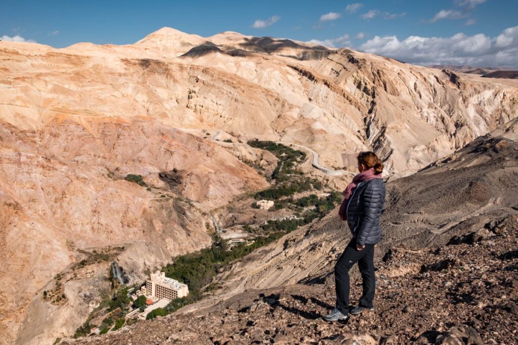 "Jordan" <img loading=