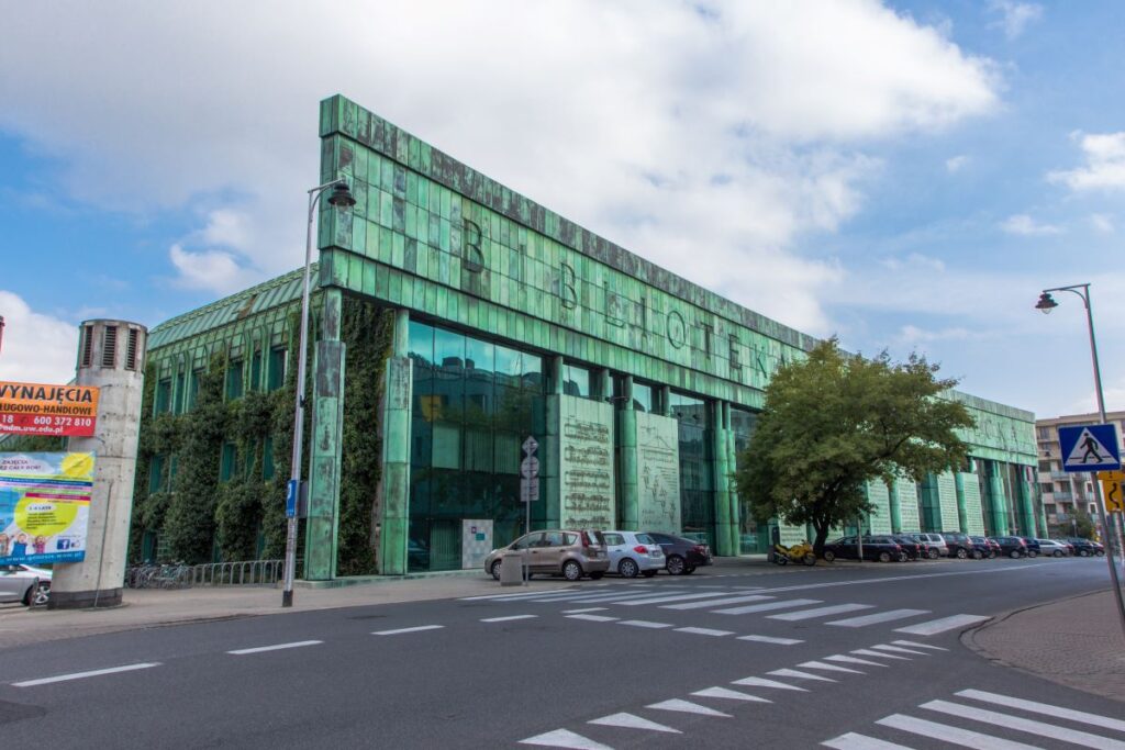 "Warsaw" <img loading=