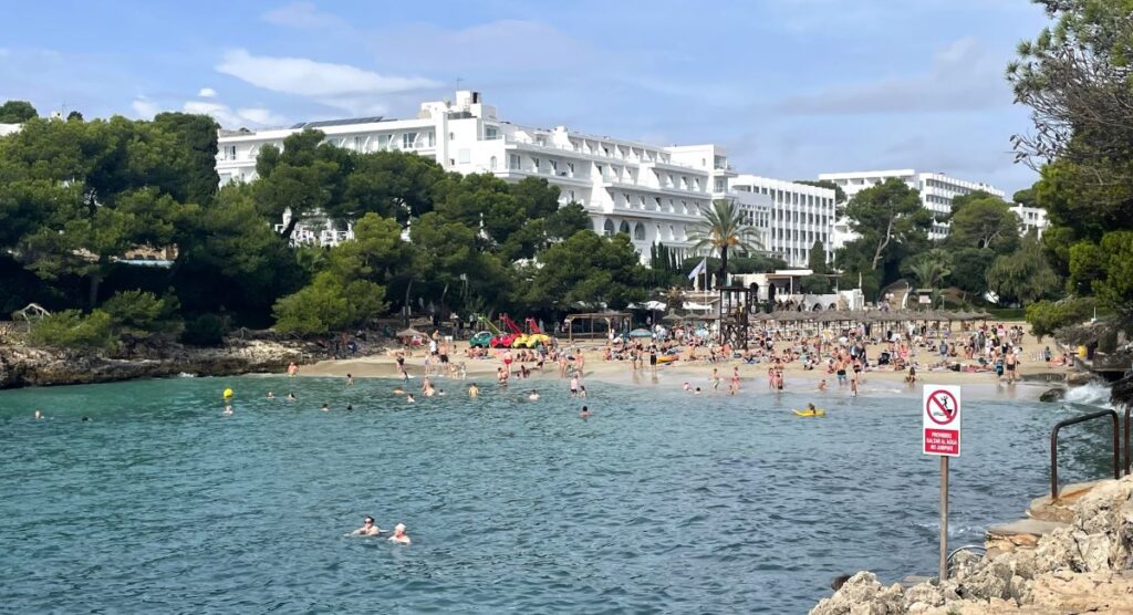 "Майорка, <img loading=